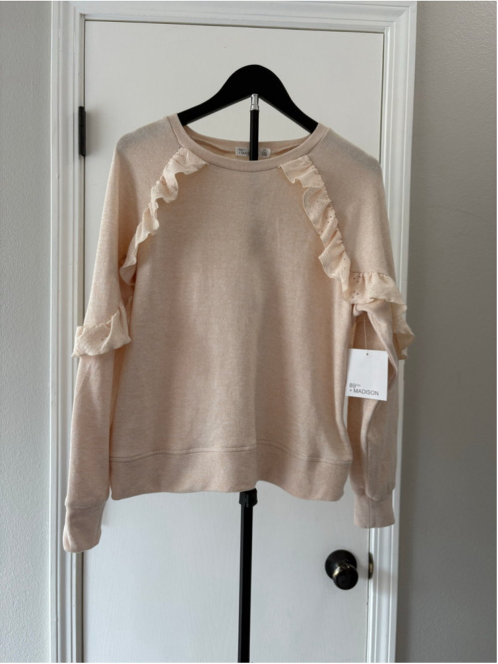 NWT 89th + Madison Oatmeal Ruffle Eyelet Lace Knit Sweatshirt Small